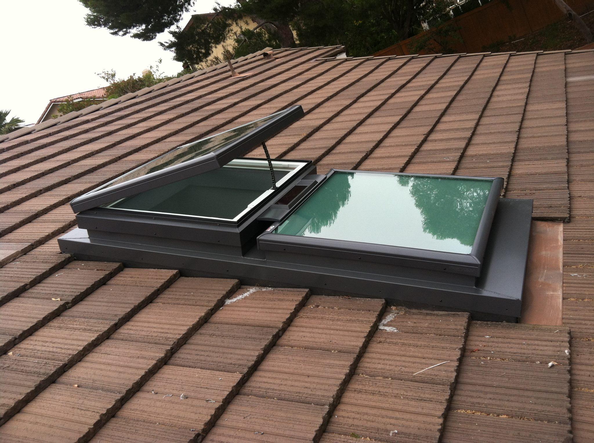 Roof with VELUX skylight installation